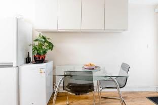 Private room in Dagenham Vacation rental in Barking