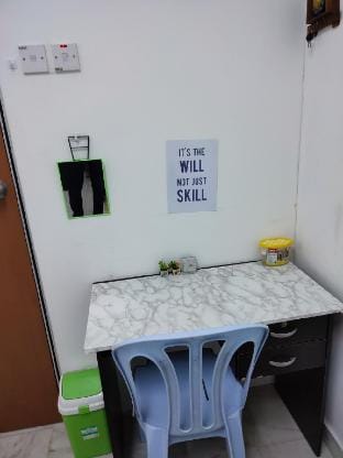 Cozy Single Room for Rent In Sri Petaling, KL Vacation rental in Federal Territory of Kuala Lumpur