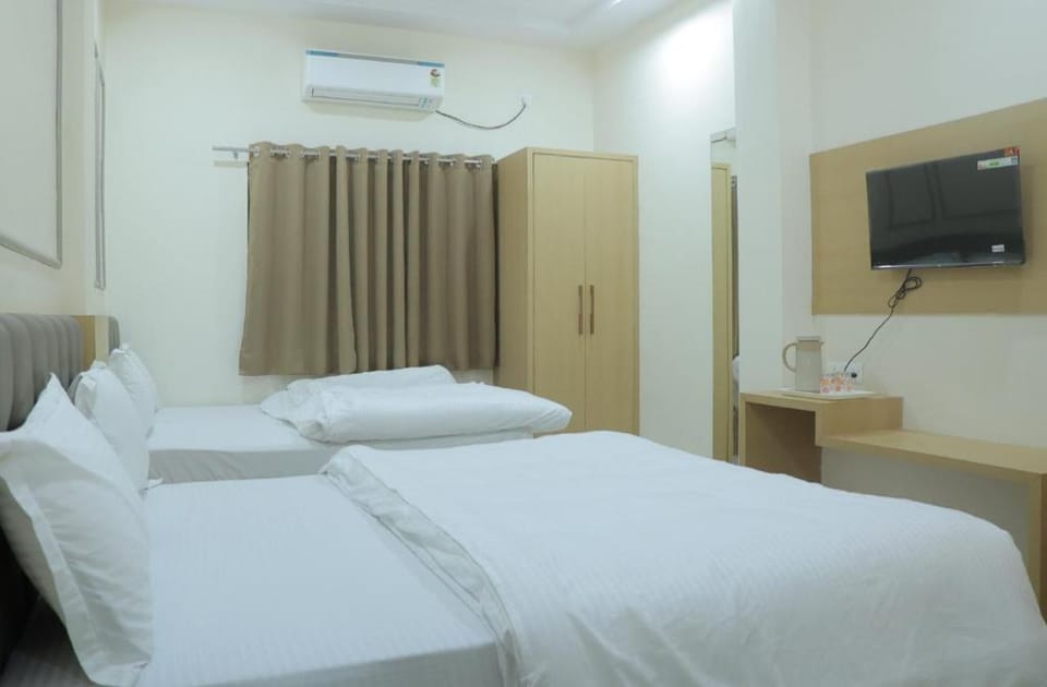 Radha Raman inn Hotel in Uttar Pradesh
