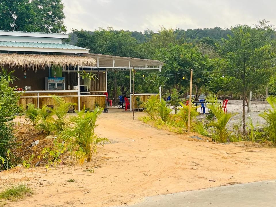 Veha Koh Rong Campground/ 
RV Resort in Sihanoukville
