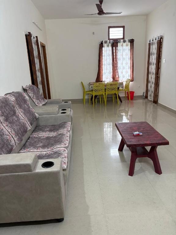 VISHNU HOMESTAY Hotel in Tirupati