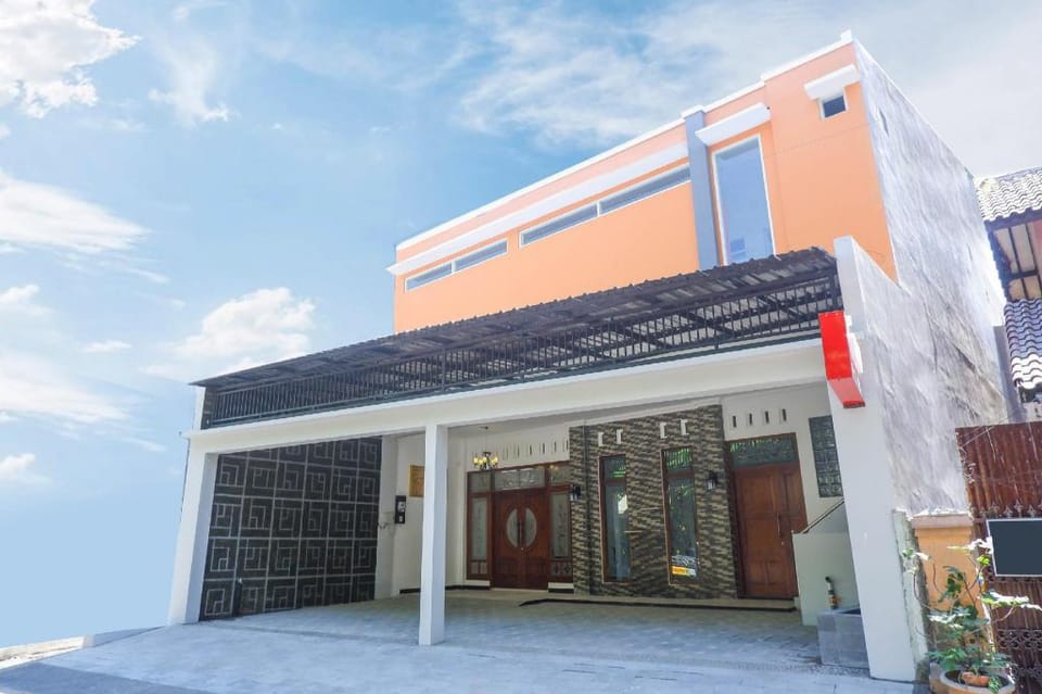 OYO 1137 Ndalem Panularan Hotel in Special Region of Yogyakarta