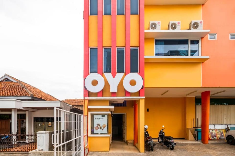 Hotel O The Karins Guesthouse Syariah Hotel in Bandung