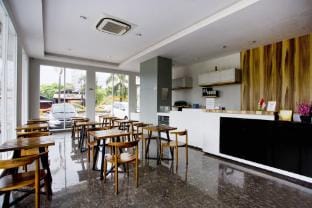 OYO 94724 The Regia Tambun By Ultimo Hotel in West Java