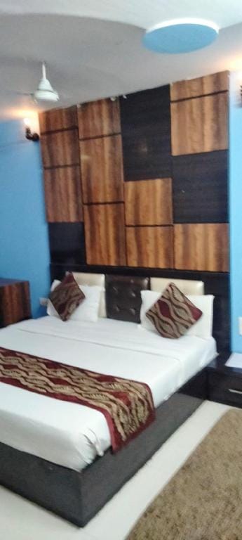 hotel dessert palm gwalior Hotel in Uttar Pradesh
