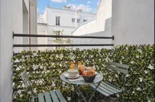 Apartment Tour Eiffel Invalides Apartment in Paris