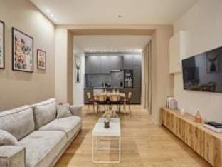 Modern Apartment Center of Paris Apartment in Paris