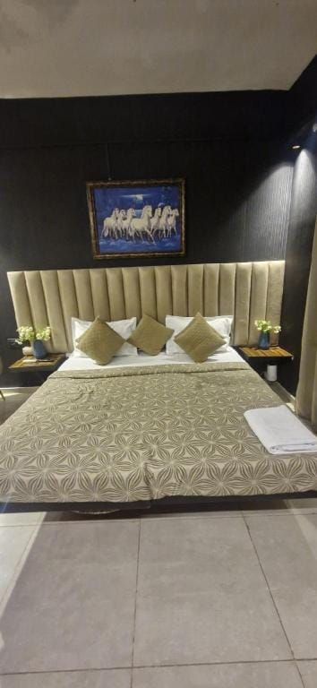 elite stay Hotel in Lucknow