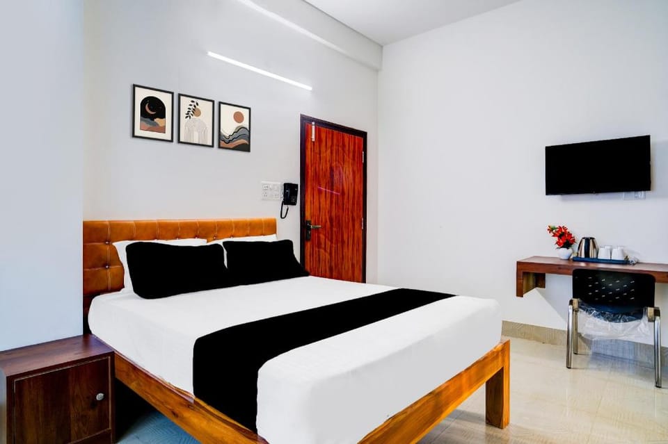 Collection O Panikhaiti Railway Station Formerly Brahmaputra View Guest House Hotel in India