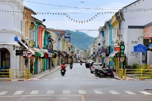 Mitr Inn Phuket Old Town - ภูเก็ต โอลด์ทาวน์ Inn in Wichit