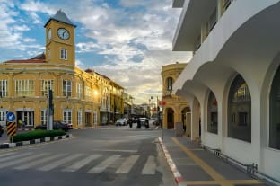 Mitr Inn Phuket Old Town - ภูเก็ต โอลด์ทาวน์ Inn in Wichit
