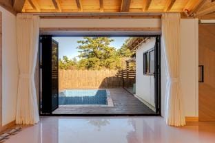스테이 현 Bed and Breakfast in South Korea