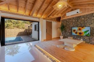 스테이 현 Bed and Breakfast in South Korea