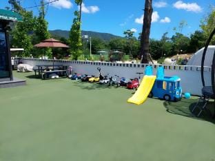 Ggu Ggu Pool Villa Bed and Breakfast in South Korea