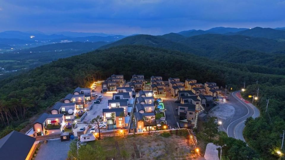 Ggu Ggu Pool Villa Bed and Breakfast in South Korea