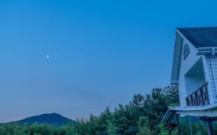 Jinju Eondeokyiue Hayanjip Bed and Breakfast in South Korea