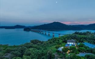 Jinju Eondeokyiue Hayanjip Bed and Breakfast in South Korea