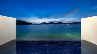 In The Sunset Pool Villa Bed and Breakfast in South Korea