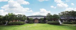 Hanokchon Sinseon Village Pension Bed and Breakfast in Seoul