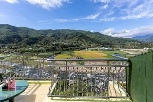 Jirisan Arm Pillow Pension Bed and Breakfast in South Korea