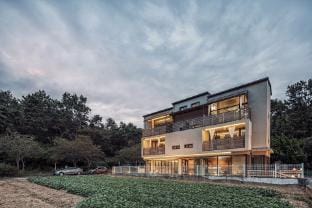 Groove Stay Bed and Breakfast in Busan