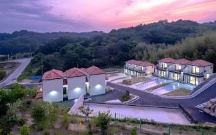 Private Pension Casablanca Bed and Breakfast in South Korea
