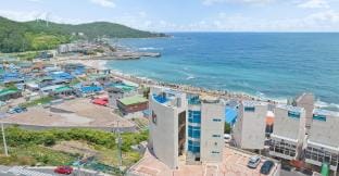 Eos Pool Villa Bed and Breakfast in South Korea