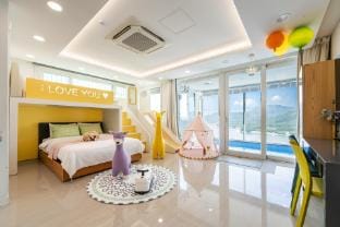 Mr. Jun Kids Pool Villa Bed and Breakfast in South Korea