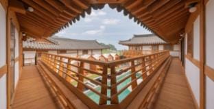 Stay At Gampo Hanok Pool Villa Pension In Gyeongju Bed and Breakfast in South Korea