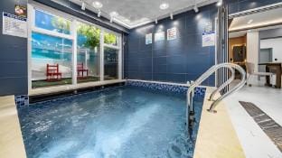 Grand Panorama Pool Villa Bed and Breakfast in South Korea