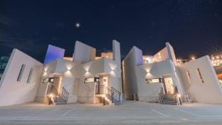 The Sea Shore Pool Villa Bed and Breakfast in South Korea