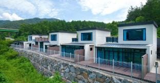 305 Pool Villa Bed and Breakfast in Gyeonggi-do