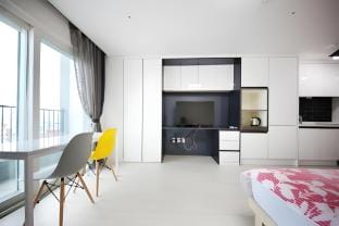 Yolo Hotel &amp;amp;amp;amp;amp;amp;amp;amp; Pension Bed and Breakfast in South Korea