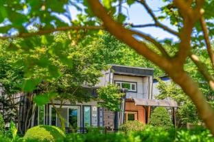 Gallery Pension Bed and Breakfast in Gyeonggi-do