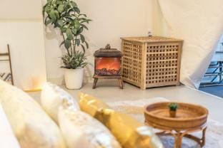 Yeongheungdo On The Beach Pool Villa &amp;amp;amp;amp;amp;amp;amp;amp;amp;amp; Glamping Bed and Breakfast in Gyeonggi-do