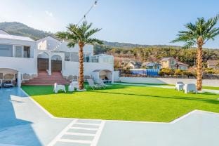 Sari Pool Villa Bed and Breakfast in South Korea