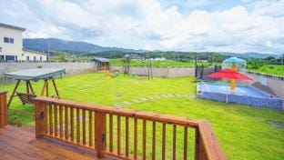 Momo Pool Villa Bed and Breakfast in South Korea