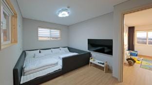 Momo Pool Villa Bed and Breakfast in South Korea