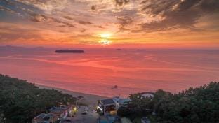 Happy Tree Family Hotel Gosapo Pension Building Bed and Breakfast in South Korea