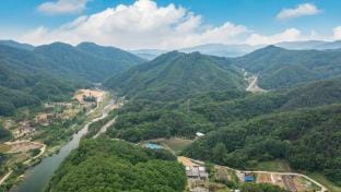 Antogether Kids Pool Villa Bed and Breakfast in South Korea