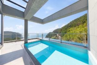 Geoje Party Regina Pool Villa Bed and Breakfast in South Korea