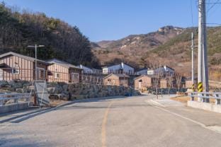 Four Seasons Hwangmaesan Hostel n Pension Bed and Breakfast in South Korea