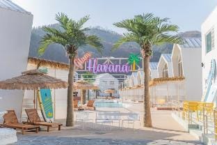 Glam Havana Bed and Breakfast in Gyeonggi-do