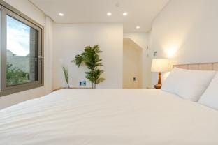 제주살랑 Bed and Breakfast in South Korea