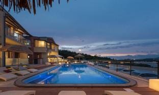 Gyeongju lacushill spa poolvilla Bed and Breakfast in South Korea