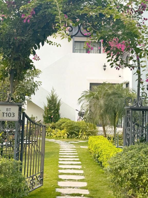 Villa 5PN view hồ T103 Flamingo Đại Lải Hotel in Laos
