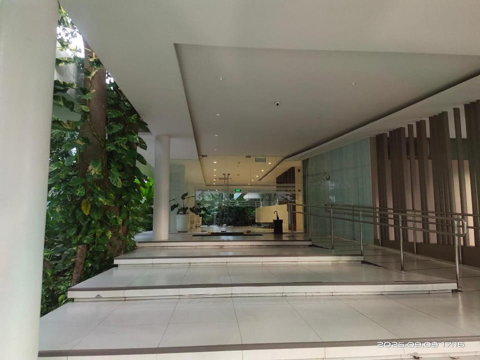 Homecation @ Tambuli suite deluxe room Hotel in Lapu-Lapu City
