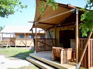 Apartment in the Netherlands near Delft Luxury tent in s-Gravenzande