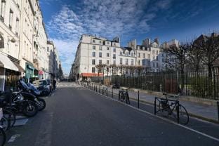 Modern Apartment Center of Paris Le Marais Villa in Paris
