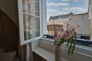 Modern Apartment Center of Paris Le Marais Villa in Paris
